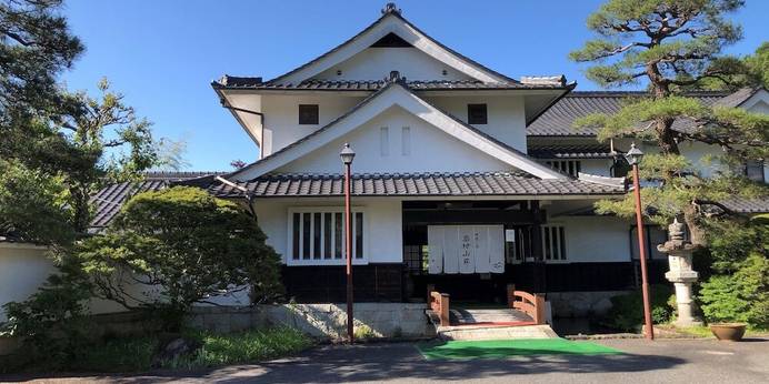岩村山荘（岐阜県 旅館） / 1