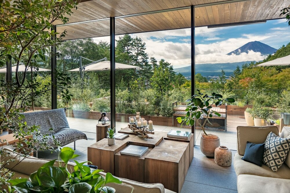 マイナスイオンに包まれ、富士山の絶景が楽しめる森のリゾート3450295