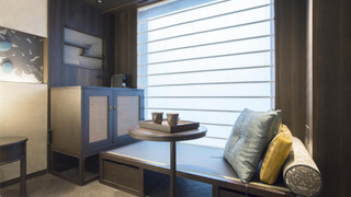 デラックス ルーム キングベッド 1 台 コーナー