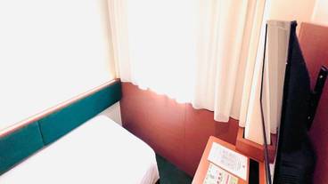 客室 / 17