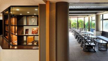 ロビーラウンジ / 8