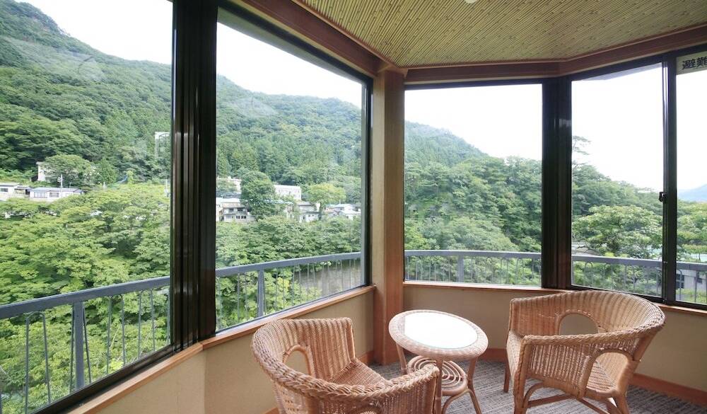 利根川を望む和室15畳＋広縁① / 1