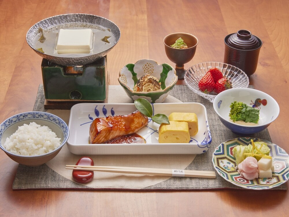 朝食