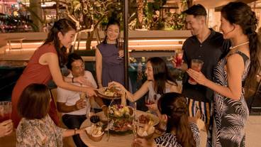 プールサイドバー / 33