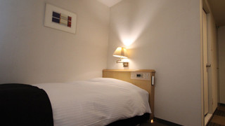 エコノミー ダブルルーム セミダブルベッド 1 台 禁煙 (16㎡)