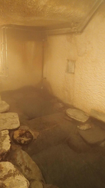 ゆったりと温泉に浸かって、極楽気分1971259