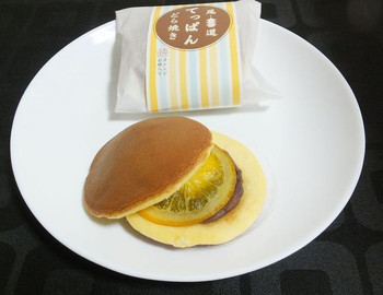 「御菓子所 勉強堂 東尾道暢適庵 東尾道店」 料理 27772563  【尾道　てっぱんどら焼き】