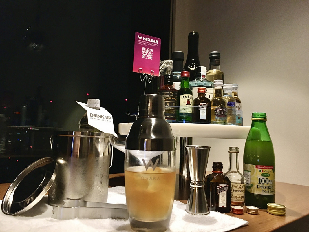 客室のW MIXBARでカクテルを作った！