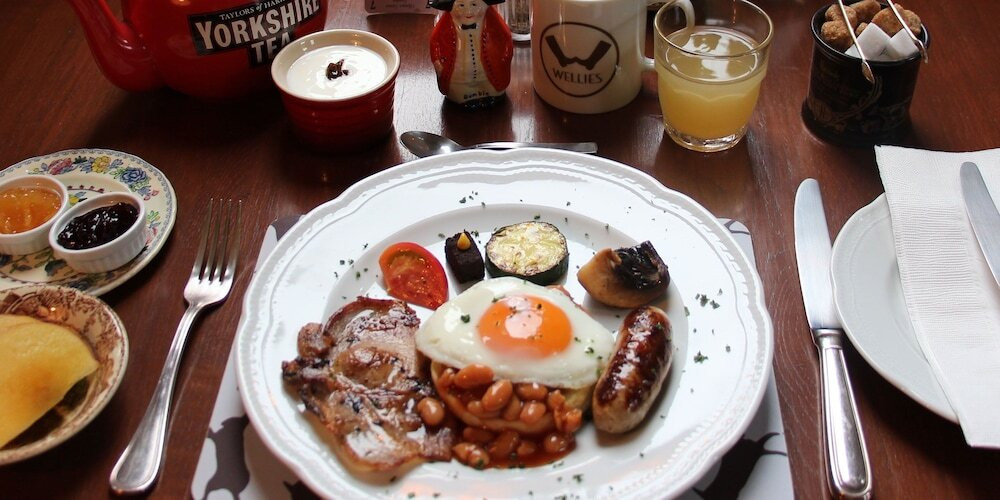 一日のはじまりはイギリス伝統の朝食から3398761