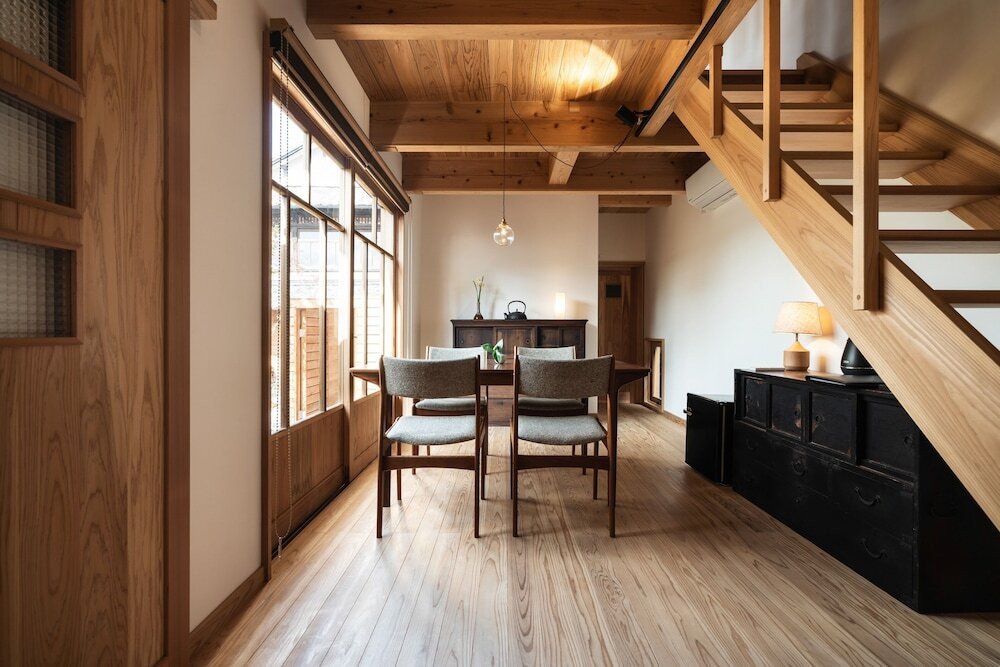 「継」リビング