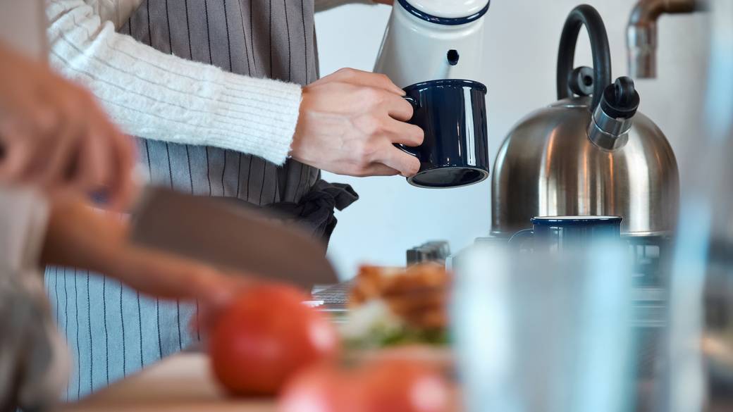 夕食はキッチンで
手作り料理を / 1