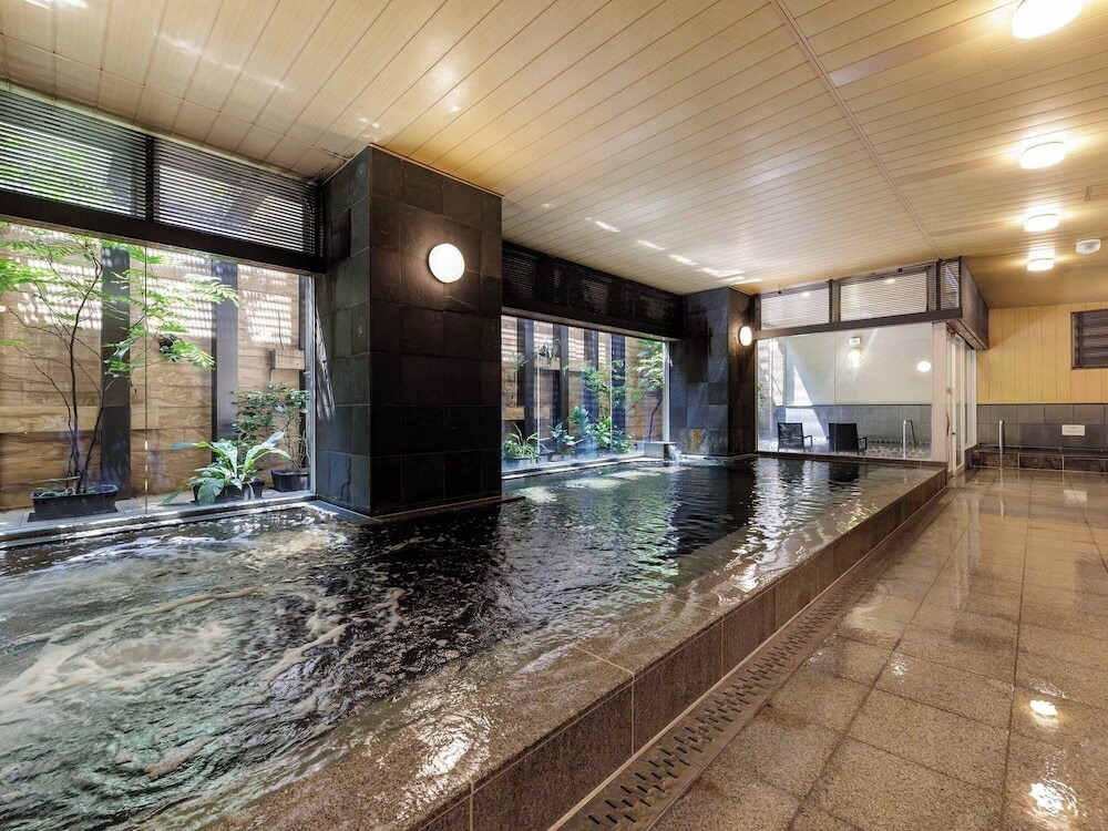 屋内スパ浴槽
