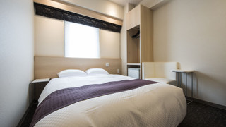 ダブルルーム ダブルベッド 1 台 喫煙可