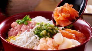 朝食　のっけ丼 / 14