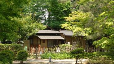 中島公園の日本庭園内 八窓庵 / 2