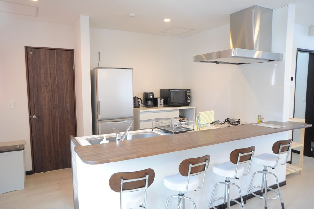 客室内のダイニングエリア