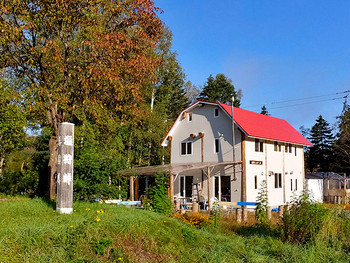 「塩狩ヒュッテ」 外観 31037663 全景（朝）