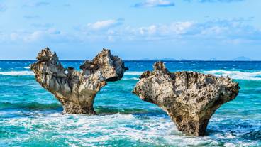 ティーヌ浜のハートロック / 2