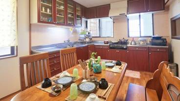 客室内のダイニングエリア / 9