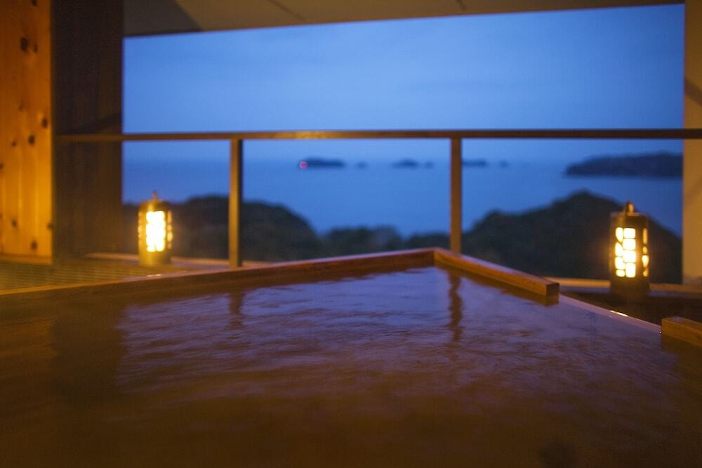 オーシャンビューの露天風呂付き客室で絶景を2人占め3401653