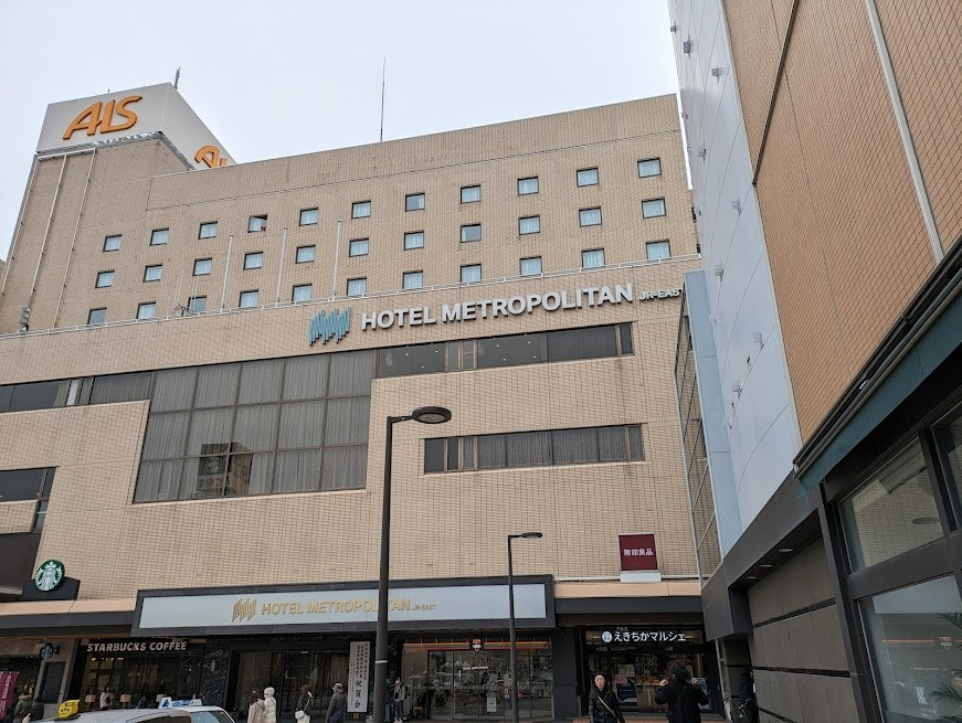 秋田駅の駅前です