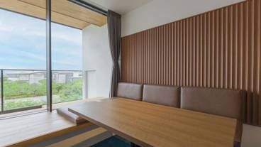 客室内のダイニングエリア / 21