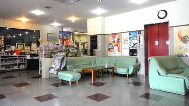 ロビー応接スペース / 2