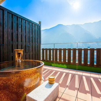 温泉街の中心地、散策に便利な立地の宿4266561