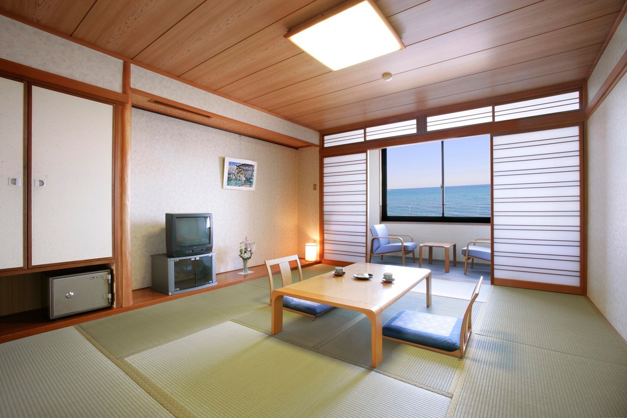 海まで手が届きそうな露天風呂にうっとり4090322