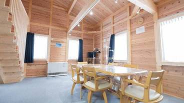 客室内のダイニングエリア / 2