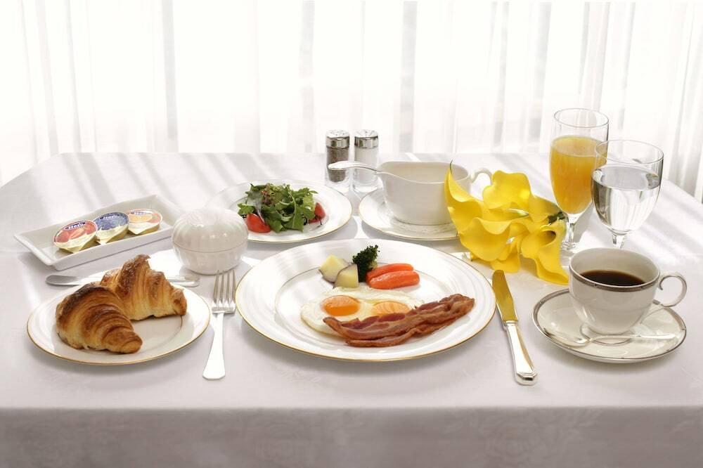 ルームサービスが充実。老舗ホテルで優雅なプロポーズを3417842