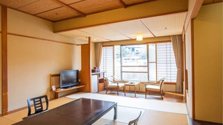 川側　和室10畳　二食付き
