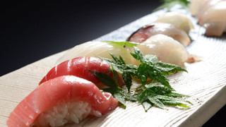 2階 木漏れ日の間 (寿司) 客室露天風呂付＋個室お食事処