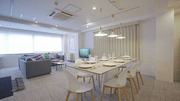 客室内のダイニングエリア / 19