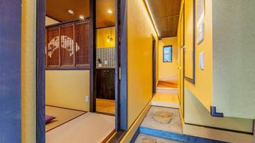 内部エントランス / 2