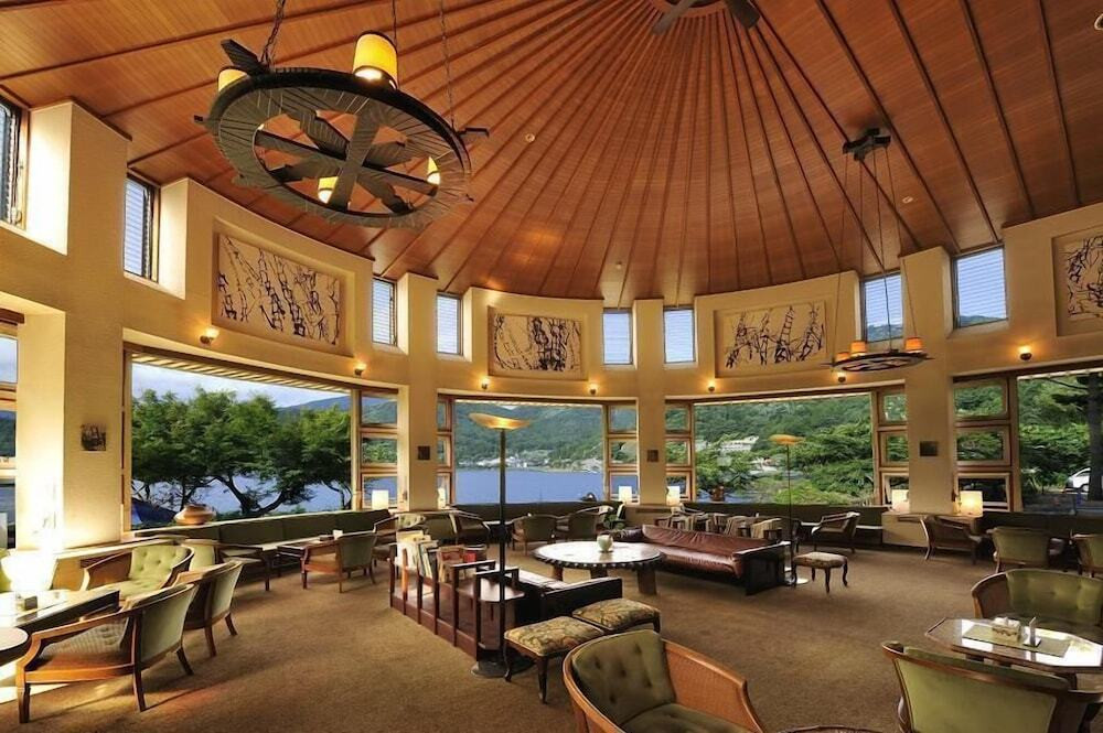 富士山と湖畔の絶景を堪能し尽くす優雅なホテルステイ4021246