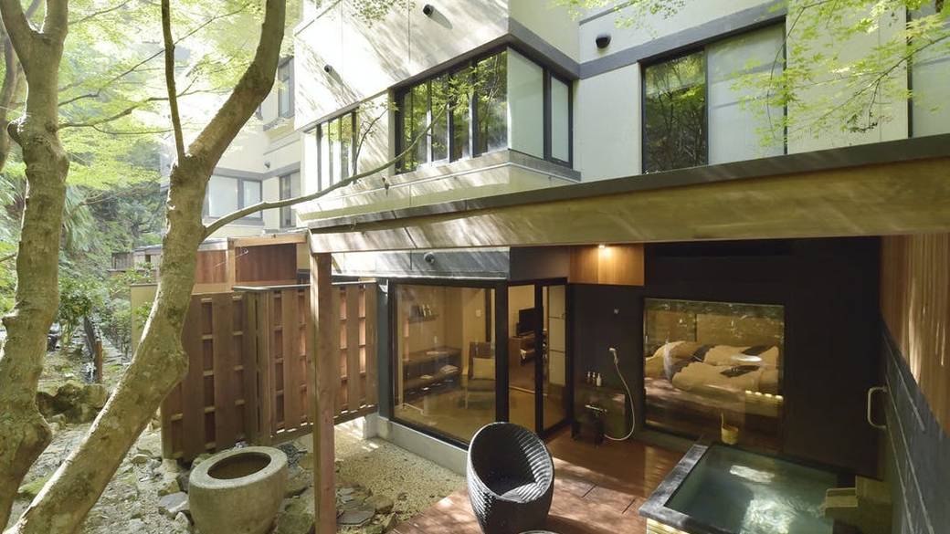 露天風呂付客室「山のテラス」 / 1