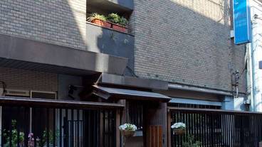 施設の入り口 / 12