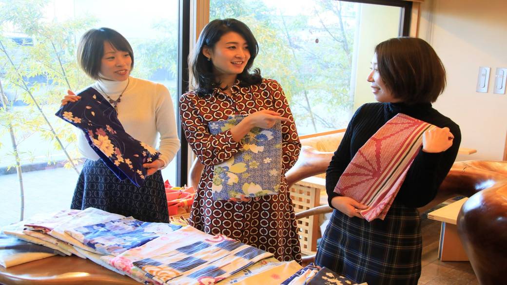 港からすぐの和風宿で
チェックイン / 2