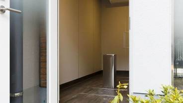 施設の入り口 / 13