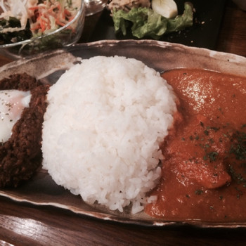 「ちぃりんご」 料理 50527400 お連れ様には、キーマとチキンカレーを楽しめる”合いがけ”をオススメし…♬