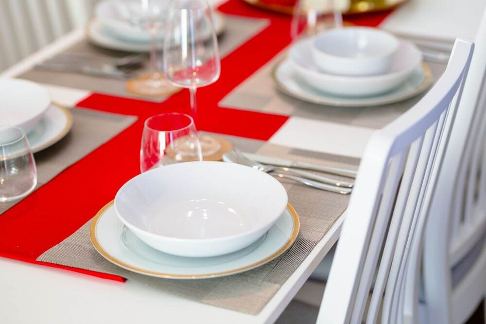 客室内のダイニングエリア