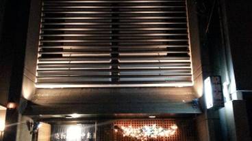 施設の入り口 / 24