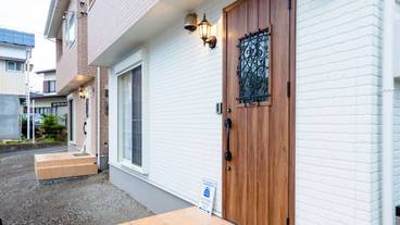 施設の入り口 / 4