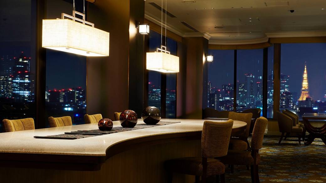 東京タワーを眺めながら
お酒を嗜む夜 / 4