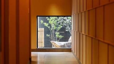 施設の入り口 / 38