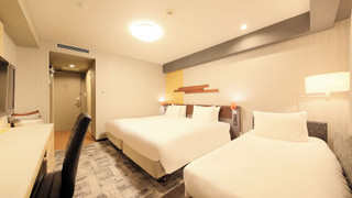 ツインルーム (シングルベッド2台とソファーベッド1台) 禁煙