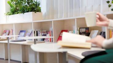 ロビーラウンジ / 8