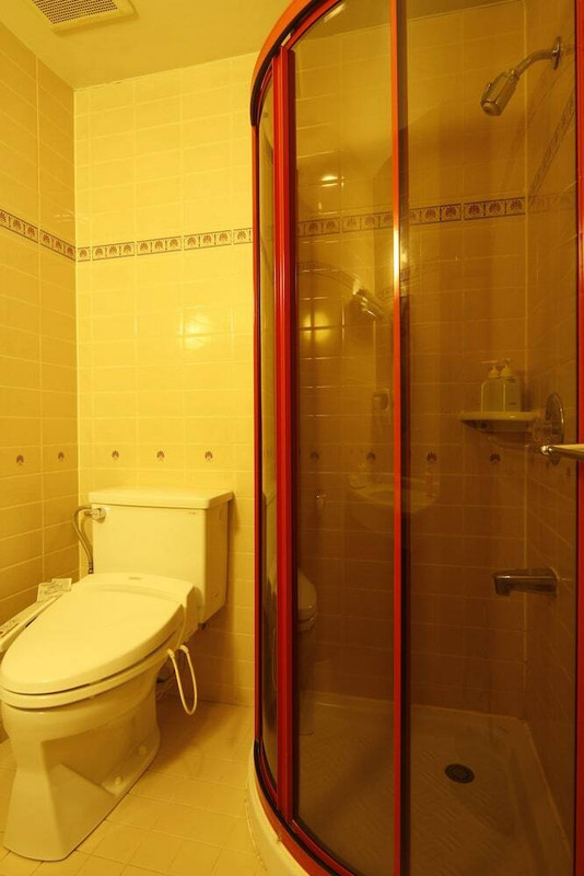 バスルームのシャワー