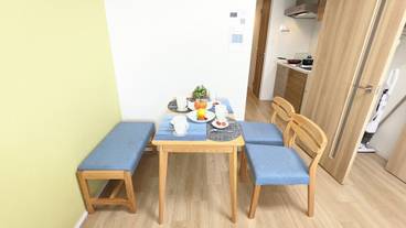 客室内のダイニングエリア / 23